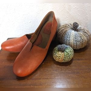 Born Sebra Flat Women's 8